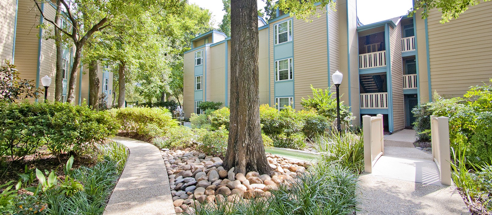 Oak Creek Apartments in River Ridge, LA 1 & 2 Bedroom Apartments For